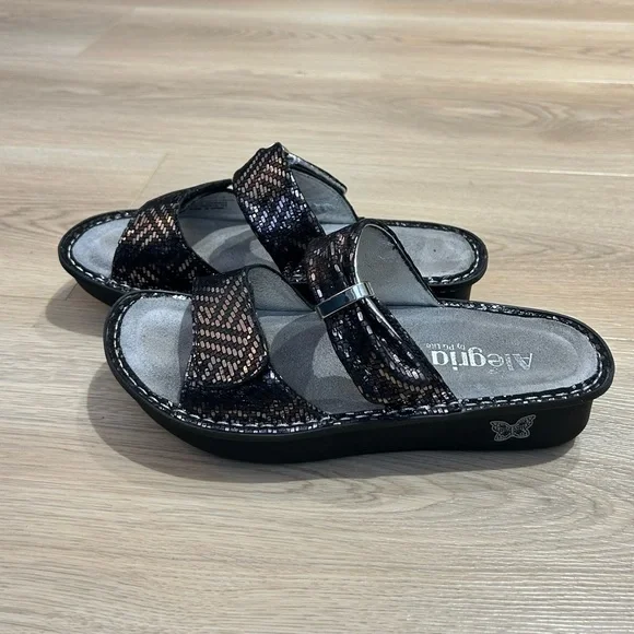 ALEGRIA KARMEN KAR-532 Size 38
PEWTER DAZZLER LEATHER COMFORT SLIDES/WEDGES - Picture 4 of 9